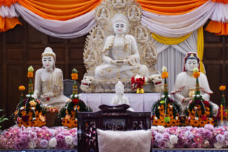 moment socant la un templu budist o femeie a fost gasita in viata in cosciug in timp ce rudele se pregateau de incinerarea ei 6926cb32d7d11