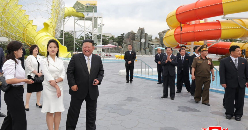 noii bogati din coreea de nord isi cumpara parfumuri chanel si haine de blana care costa cat o casa 6927eb3562acb