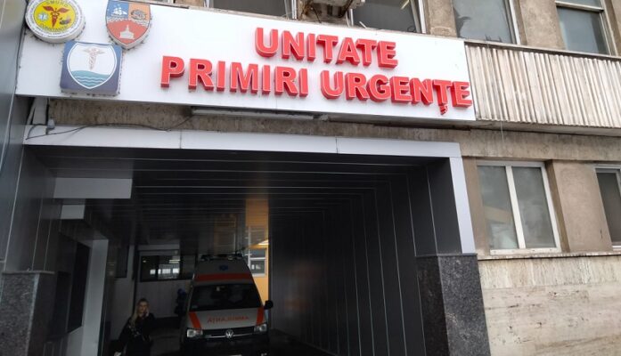 o fetita de 2 ani a cazut de la etajul 2 al unui bloc din constanta 69062545b6ac2