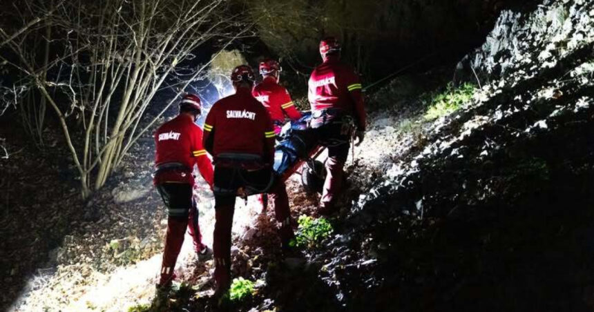 opt persoane au fost salvate de pe munte in ultimele 24 de ore 6922cc15d5b07