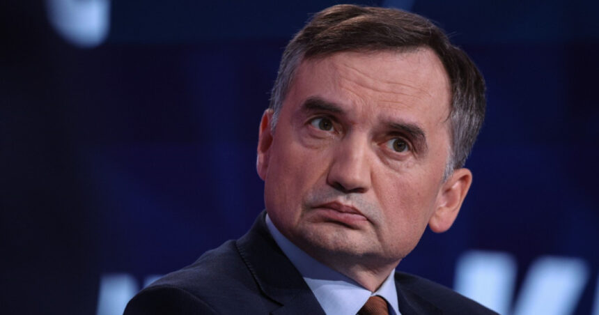 parchetul polonez cere arestarea fostului ministru conservator al justitiei refugiat in ungaria ce acuzatii i se aduc 69161b86619ea