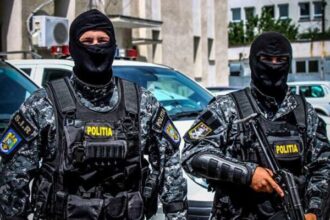 perchezitii in constanta la doi barbati care au introdus ilegal in tara arme cumparate din strainatate 690c686a2cc0e