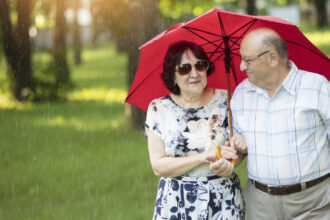 plimbarile zilnice pot incetini declinul cognitiv in boala alzheimer un nou studiu arata cati pasi pe zi pot face diferenta 6910d90498ee4