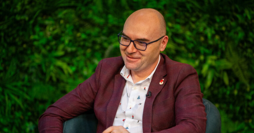 pnl si usr au candidat comun la sefia consiliului judetean buzau cine este mihai razvan moraru 69091a344fc6d