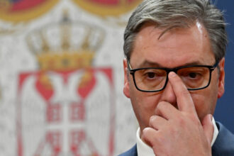 presedintele sarb a cedat in fata protestatarilor si a promis alegeri anticipate 6907cfad2b4b4