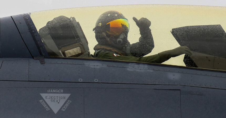 prima vanzare de arme catre taiwan sub noua administratie trump sua aproba trimiterea de piese pentru avioane de lupta 6916eae08ffb0