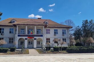 primaria harsova lovitura in instanta in contestatia impotriva executarii silite demarate de compania iridex group salubrizare sunt vizate terenuri de peste 119 milioane de metri patrati 691c926316977