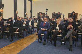 primarul chitac a convocat consiliul local constanta in sedinta online absorbirea companiei telegondola mamaia srl de catre mamaia sa chiriile pentru blocurile din strada zmeurei si vanzari de tere 691f3c655b6b8