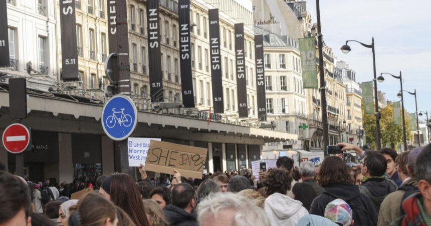 problema comertului online subliniata de scandalul papusilor tip copil de pe shein incapabilitatea de a controla produsele ilegale 690ee5d8461d2
