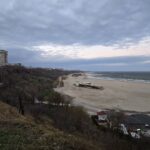 procesul pentru taluzul de la plaja modern de pe strada mihai eminescu a ajuns la curtea de apel tribunalul hotarase ca terenul vizat este faleza 6922885996434