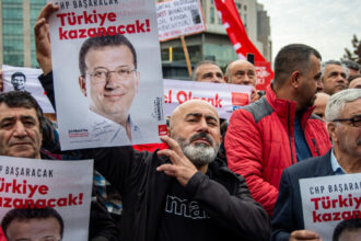 procurorii din istanbul cer desfiintare principalului partid turc de opozitie chp ce motiv au invocat 69149541815bd