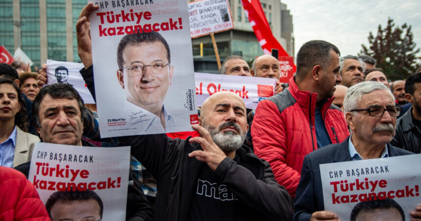 procurorii din istanbul cer desfiintare principalului partid turc de opozitie chp ce motiv au invocat 69149541815bd