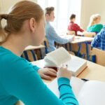 profesor de etica din iasi acuzat de viol agresiunea asupra unei studente a fost surprinsa de camerele de supraveghere 69158454a6847