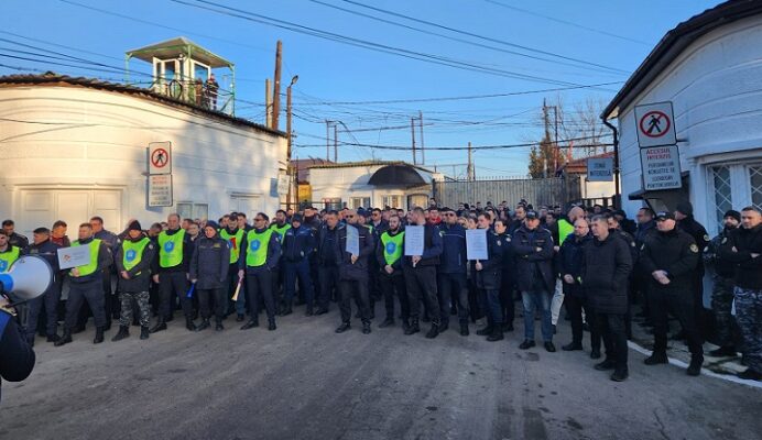 protest al politistilor de penitenciare vezi ce solicita organizatiile sindicale 69254ad095af3