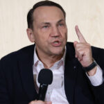 radoslaw sikorski sustine ca polonezii ar prefera sa manance iarba decat sa devina colonie rusa s a mai intamplat inainte 6914c2e86c318