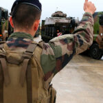 ramanem aici si suntem fericiti sa o facem franta anunta cat timp va pastra militarii sai stationati in romania 691c7765e5b4f