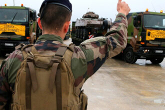 ramanem aici si suntem fericiti sa o facem franta anunta cat timp va pastra militarii sai stationati in romania 691c7765e5b4f