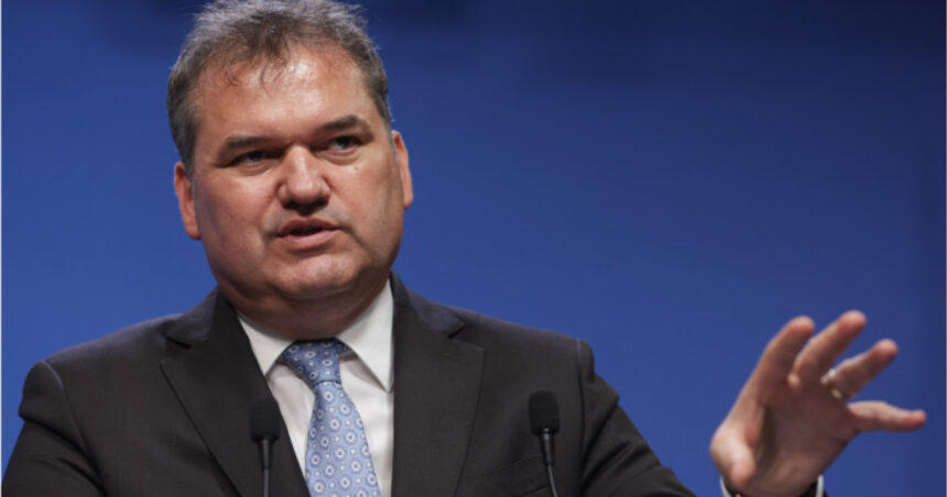 reforma in administratie va avea un impact de 35 45 miliarde lei 13 000 de posturi afectate la nivel local afirma cseke attila 6916299044c9e