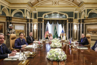 rusia crede ca divulgarea inregistrarii convorbirii cu witkoff e inacceptabila si ca echivaleaza cu un razboi hibrid reactia lui trump 69273b921994b