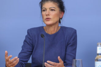 sahra wagenknecht fondatoarea partidului alianta sarah wagenknecht bsw stanga radicala renunta la sefia formatiunii politice 6912d6c427837