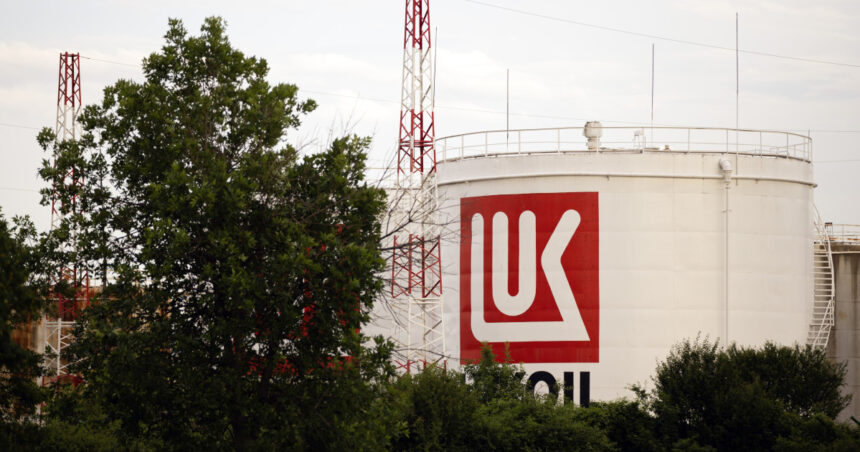 sanctiunile sua pentru lukoil romania vrea o amanare potrivit politico aprovizionarea republicii moldova ar putea fi afectata 690f1a78ad0b2