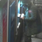 sase romani au furat 800 000 de euro din bancomate din uk detaliul surprinzator pe care l au descoperit politistii la perchezitii 69284a483c853