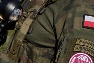 schimbare la 180 in randul polonezilor singurii care mai sustin revenirea la armata obligatorie sunt cei de peste 70 de ani 69089810743b1