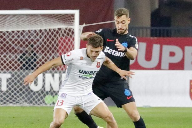 schimbarea incredibila facuta la pauza de fcsb in meciul cu hermannstadt a fost penalizata 6910f3b329c98