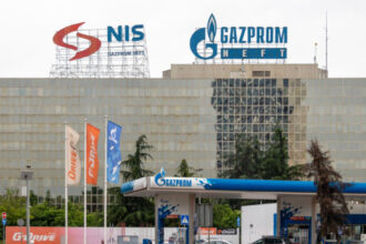 serbia are 7 zile la dispozitie pentru a rezolva criza rafinariei nis sua au cerut o retragere completa a actionarilor rusi 6919f3d4d3d6b