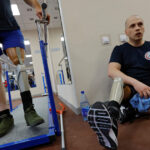 sute de mii de invalizi putin aloca un buget urias pentru a cumpara proteze pentru cei de pe front 6908c94850518