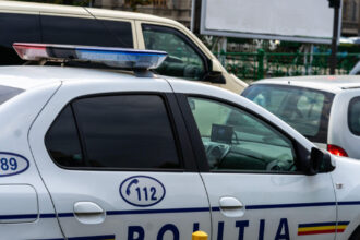 tanarul suspectat ca a injunghiat mortal un taximetrist din mioveni pozitiv la testul de droguri el era imbracat cu geaca victimei 69232b010d5d6