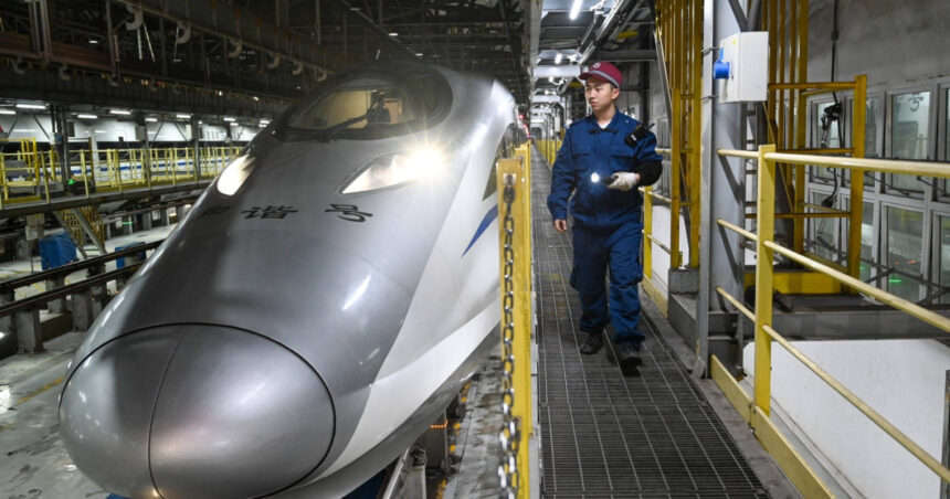 tragedie feroviara in china 11 morti si doi raniti dupa ce un tren de testare a lovit muncitorii pe sine 6927f954d1f72