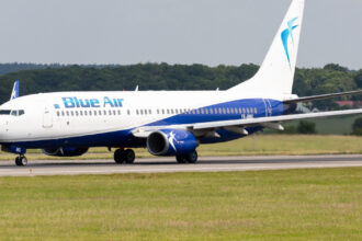 trei avioane blue air au fost vandute si vor functiona ca hoteluri si restaurante vom mai vedea aeronave pe soselele romaniei 6916111346ad7