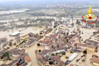 trupul unuia dintre disparuti gasit dupa alunecarea de teren din gorizia italia cautarile pentru a doua persoana continua 691b8f4ee8cf9