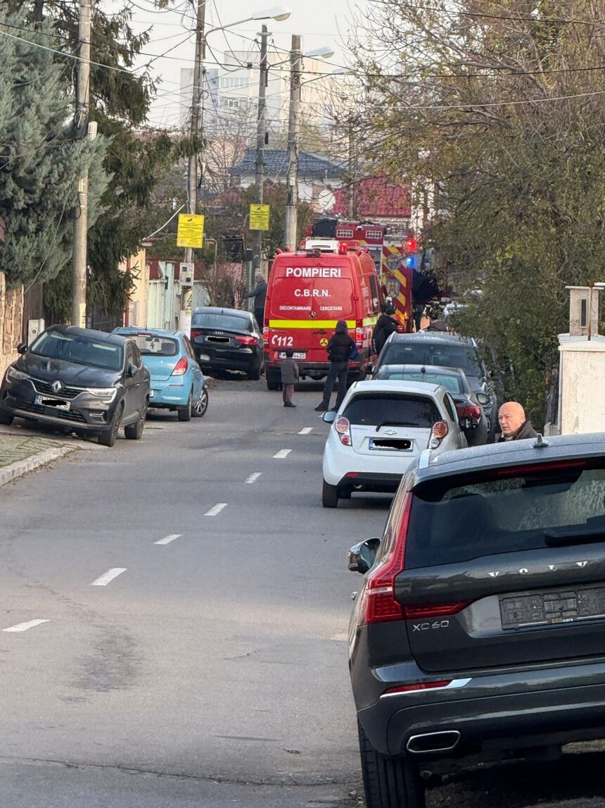 un autoturism a lovit o teava de gaze pe strada soarelui din constanta interventie in forta a pompierilor 691c105b5772c