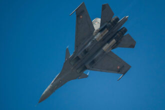 un avion de vanatoare rusesc su 30 s a prabusit in timpul unui zbor de antrenament doi morti 69164943b045e