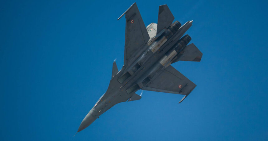 un avion de vanatoare rusesc su 30 s a prabusit in timpul unui zbor de antrenament doi morti 69164943b045e