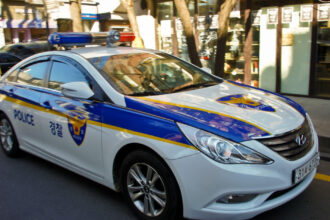 un barbat a intrat cu masina in multime si a ucis trei persoane alti 10 oameni au fost raniti in urma incidentului din coreea de sud 692463b34034f