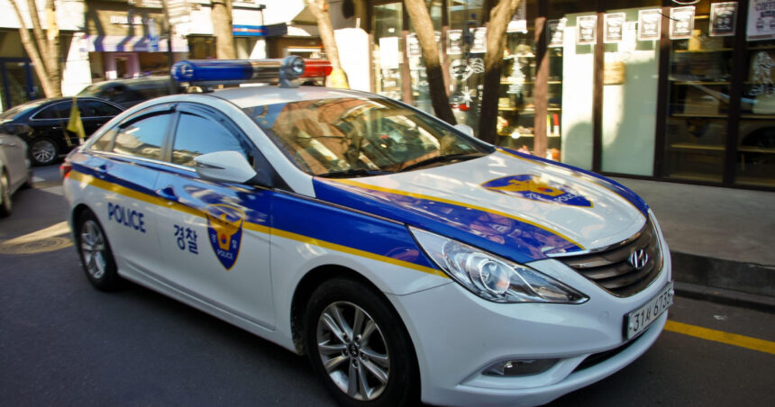 un barbat a intrat cu masina in multime si a ucis trei persoane alti 10 oameni au fost raniti in urma incidentului din coreea de sud 692463b34034f