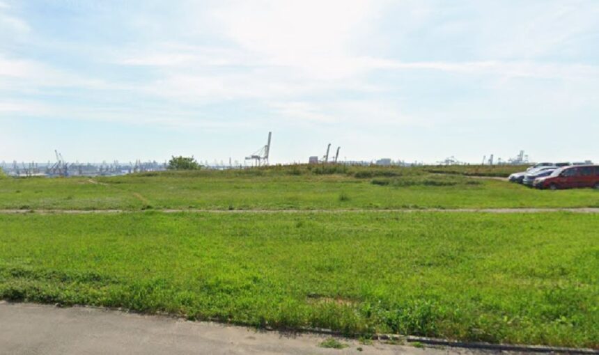 Un nou proiect de 8 etaje va apărea pe bulevardul 1 Mai vechi: descoperă cine stă în spatele investiției și ce documentație au prezentat la Direcția de Mediu din Constanța. 1 un imobil de opt etaje va fi construit pe bulevardul 1 mai vechi vezi cine sunt investitorii si ce au depus la directia de mediu constanta 69058ab369030