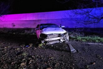 un tanar de 24 de ani din cobadin a murit dupa ce a intrat cu masina sub remorca unui autocamion 69215c88a0c76