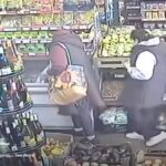 unul dintre cele mai apreciate magazine romanesti din anglia calcat de hoti s a furat o rata congelata si doua caserole de burta de vita 692217b5c9bd6