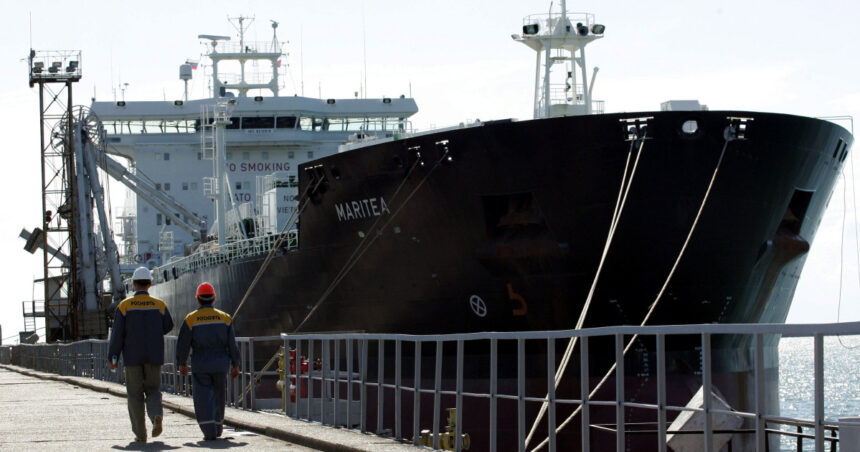 unul dintre principalele porturi petroliere rusesti lovit duminica de un atac ucrainean cu drone 69078254439eb