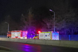 update interventie majora a pompierilor la cumpana unde arde o casa au fost anuntate enel si congaz 69208de5a7e11