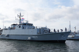 vanatorul de mine cumparat de romania de la marina regala britanica a ajuns in portul militar constanta 6908f004159ac