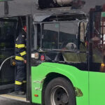 video accident intre un autobuz si un tramvai in bucuresti opt persoane sunt ranite circulatia liniei 41 este blocata 6909cd8103d79