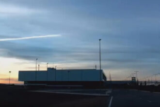 video aeroportul fantoma al spaniei a costat 1 miliard de euro are una din cele mai lungi piste din europa dar nu a avut niciun pasager 692807608db65