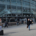 video alerta in gara montparnasse din paris un barbat a fost impuscat dupa ce a incercat sa atace politistii cu un cutit 691749d7b6b16