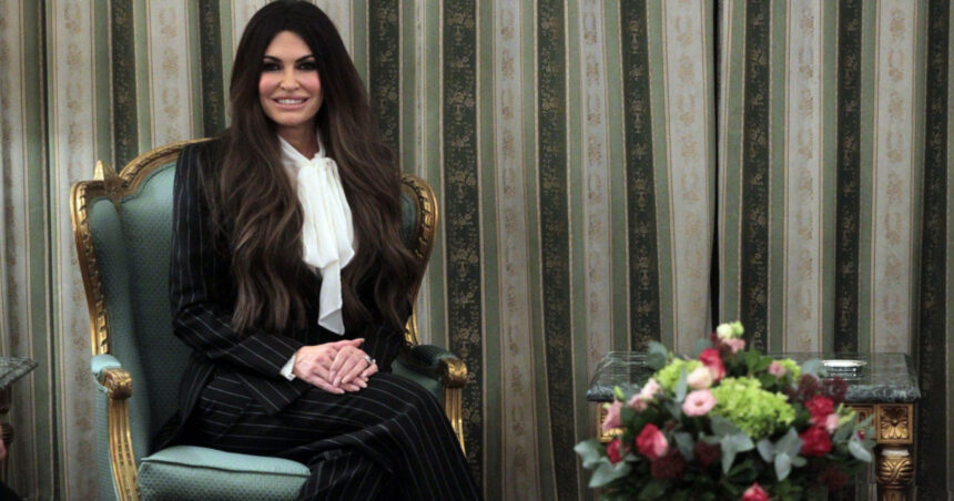 video ambasadoarea sua la atena starneste comentarii pe retelele de socializare din cauza tinutei provocatoare afisate la un eveniment 6928512868982