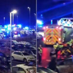 video atac sangeros intr un tren din marea britanie 10 persoane au fost injunghiate si sunt ranite grav doi suspecti arestati 69070ad105333